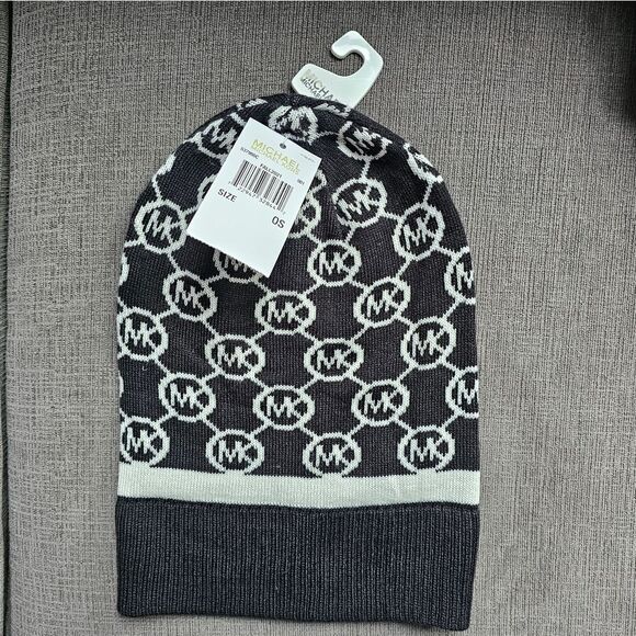 Michael Kors Women`s Bordered MK Logo Cuff Beanie HAT Black & white NWT - Picture 4 of 7